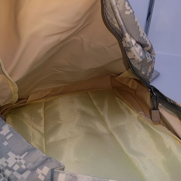 Camo backpack (D5) - Picture 4 of 8